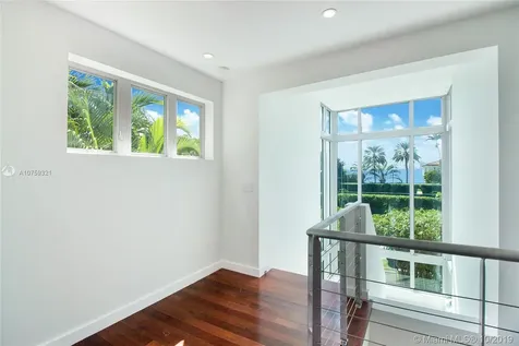 5625 N Bay Road Miami Beach FL 33140