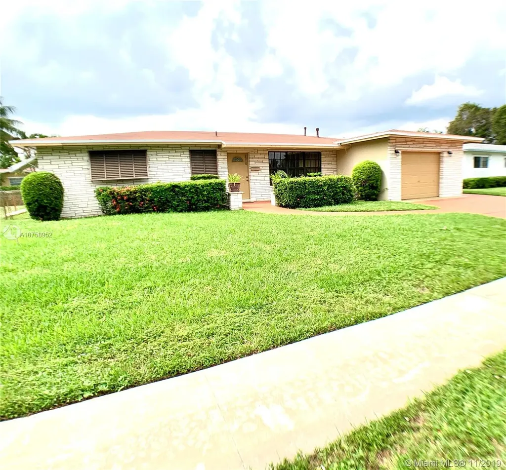 2310 NW 84th Terrace Pembroke Pines FL 33024
