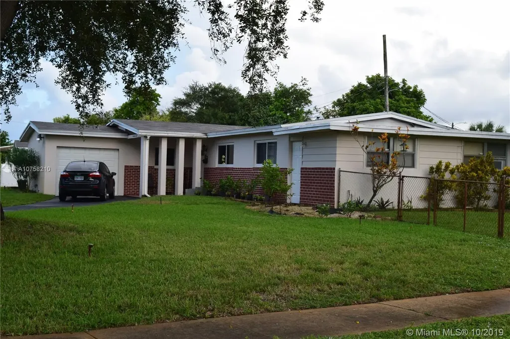 4960 NW 11th Place Lauderhill FL 33313