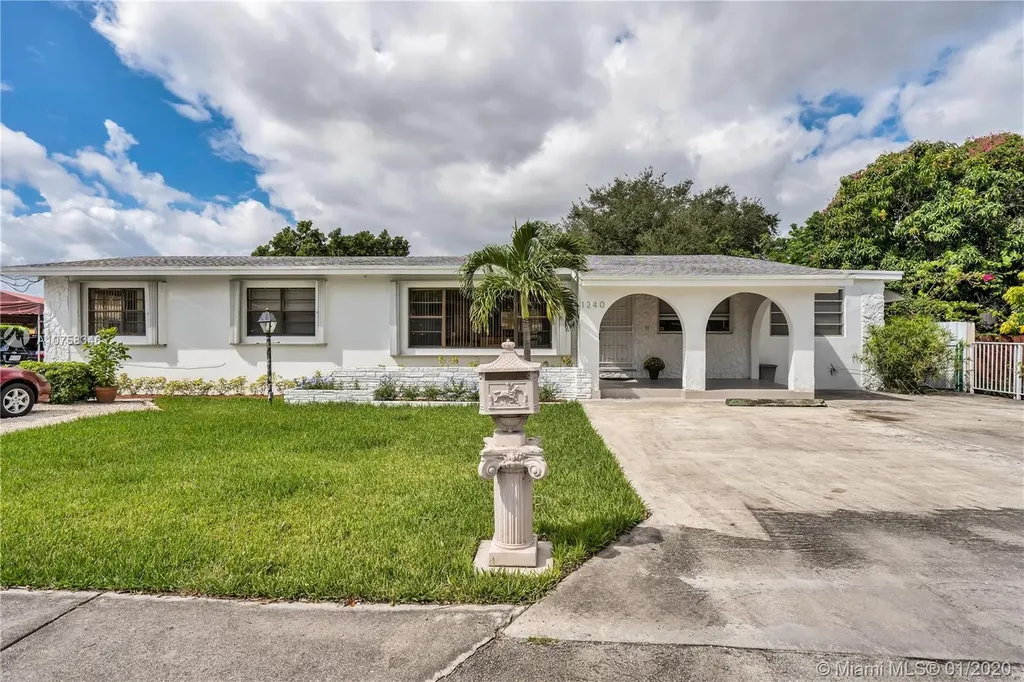 1240 SW 74th Avenue Miami FL 33144