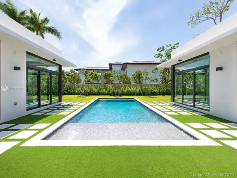 9140 SW 69 Avenue Pinecrest FL 33156