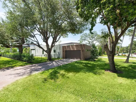 9140 SW 69 Avenue Pinecrest FL 33156