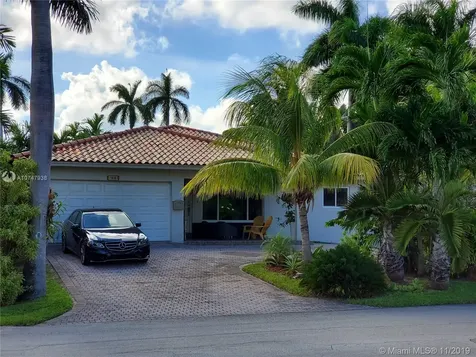7810 Coquina Drive North Bay Village FL 33141