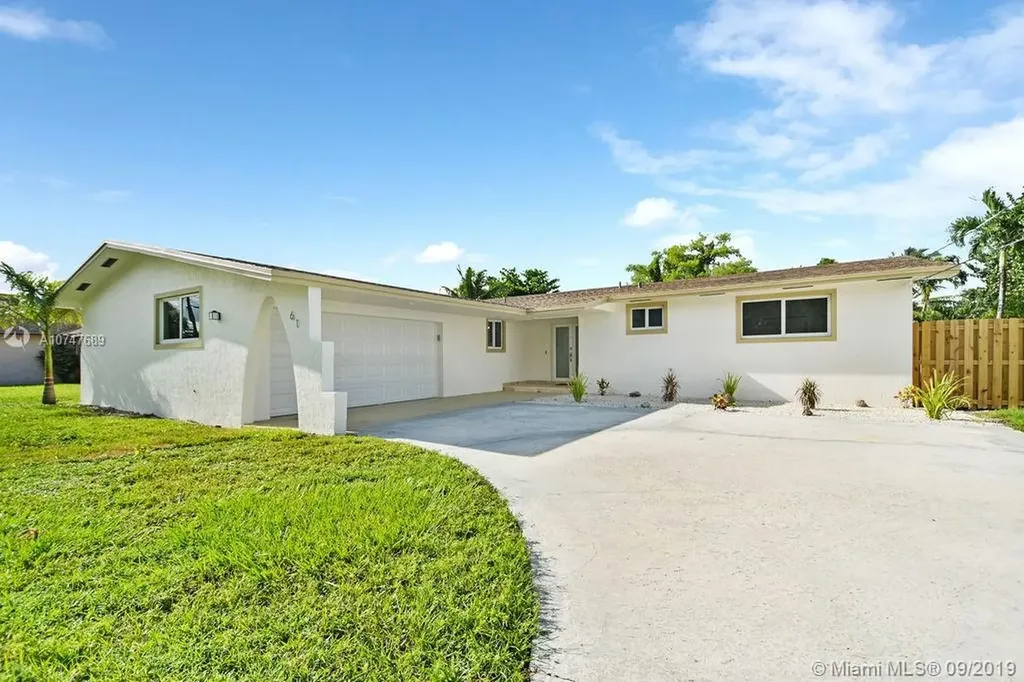 61 NE 161st Street Miami FL 33162