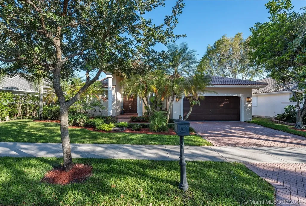 2820 Oakbrook Lane Weston FL 33332