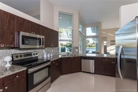 2820 Oakbrook Lane Weston FL 33332