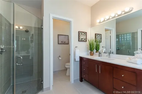 2820 Oakbrook Lane Weston FL 33332