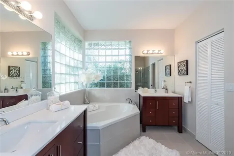 2820 Oakbrook Lane Weston FL 33332