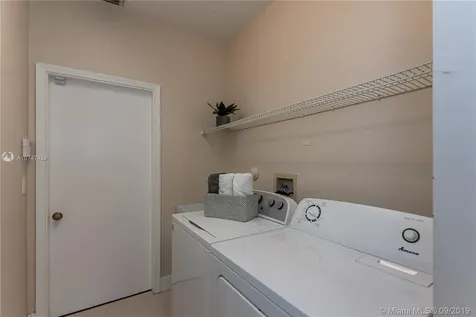 2820 Oakbrook Lane Weston FL 33332