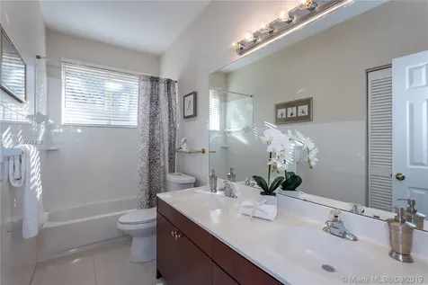 2820 Oakbrook Lane Weston FL 33332