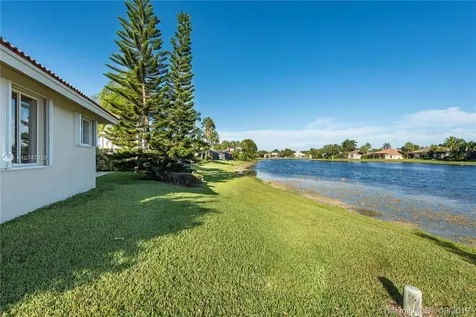 2820 Oakbrook Lane Weston FL 33332