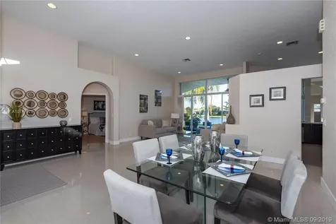 2820 Oakbrook Lane Weston FL 33332