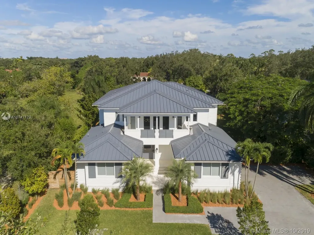 9121 SW 69th Court Pinecrest FL 33156