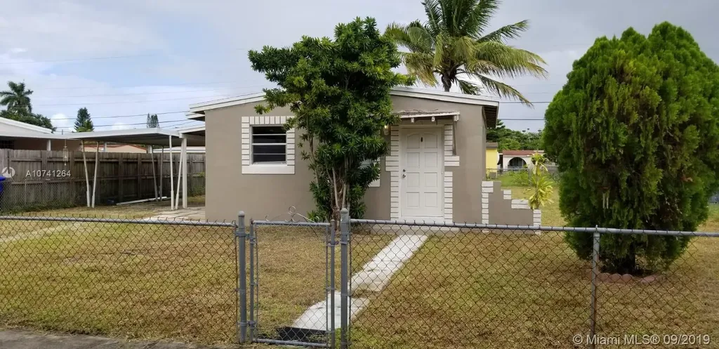 3751 SW 45th Avenue West Park FL 33023