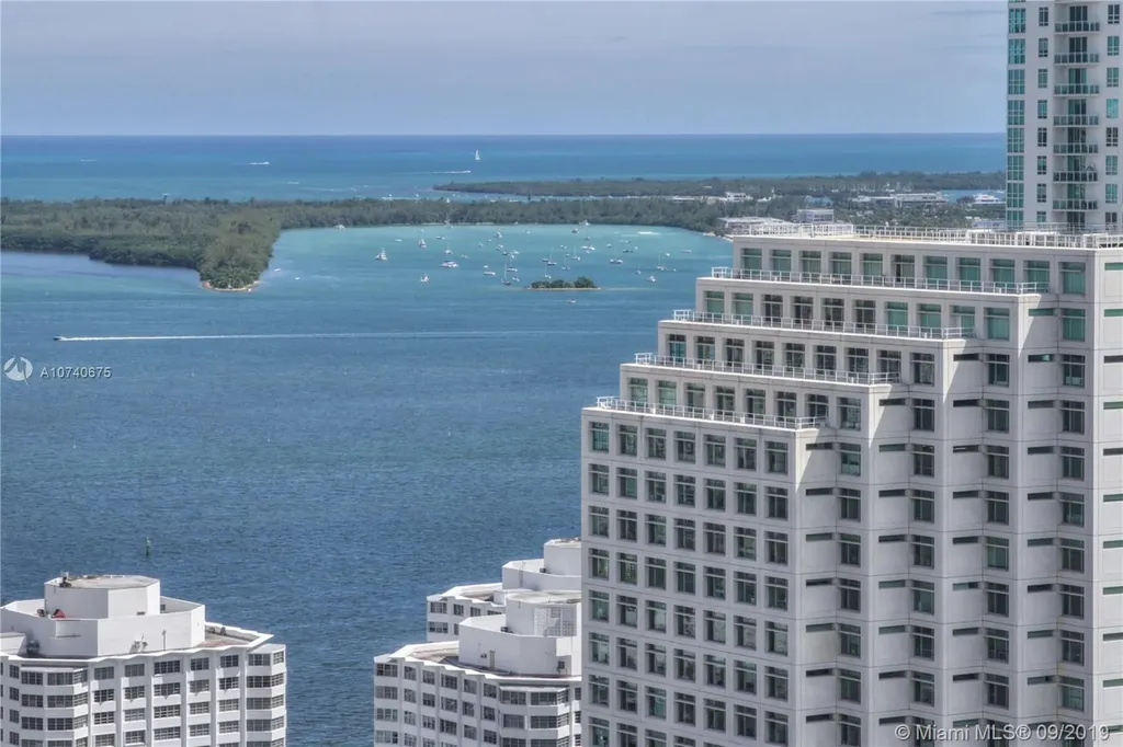 68 SE 6th Street Miami FL 33131