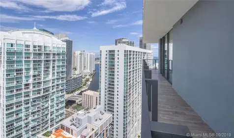 68 SE 6th Street Miami FL 33131