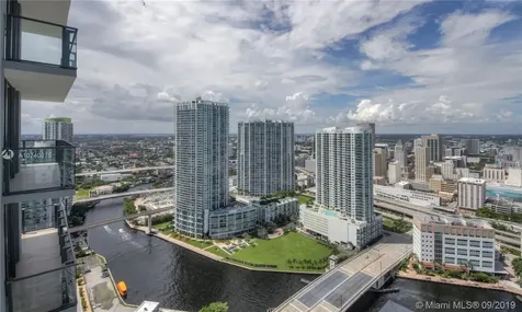 68 SE 6th Street Miami FL 33131