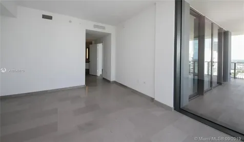 68 SE 6th Street Miami FL 33131