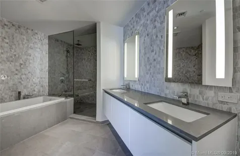 68 SE 6th Street Miami FL 33131