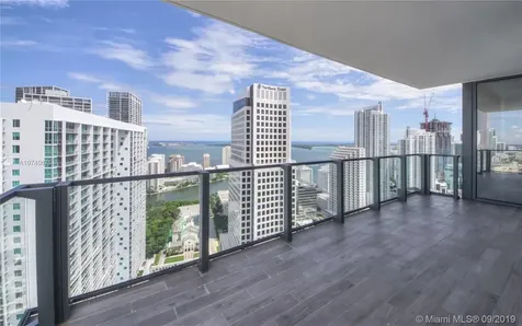 68 SE 6th Street Miami FL 33131