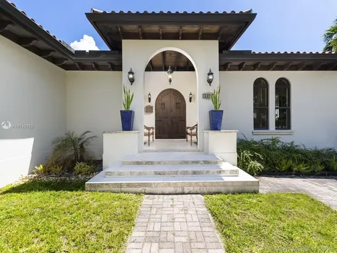 12905 Ixora Road North Miami FL 33181