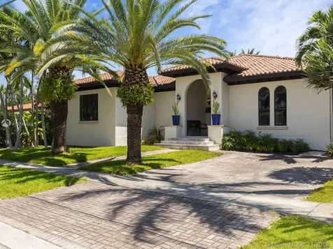 12905 Ixora Road North Miami FL 33181