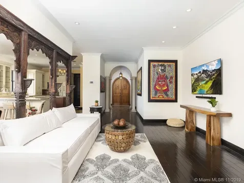 12905 Ixora Road North Miami FL 33181