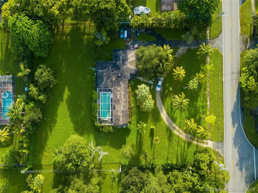 7425 SW 136th Street Pinecrest FL 33156