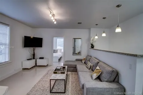 356 West 46th Street Miami Beach FL 33140