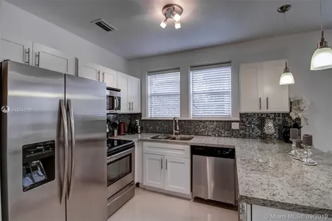 356 West 46th Street Miami Beach FL 33140