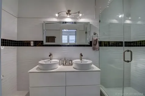 356 West 46th Street Miami Beach FL 33140