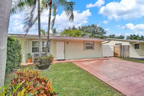 9439 SW 51st Court Cooper City FL 33328