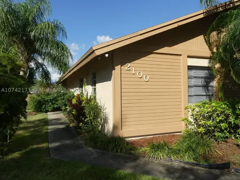 2100 Nova Village Drive Davie FL 33317
