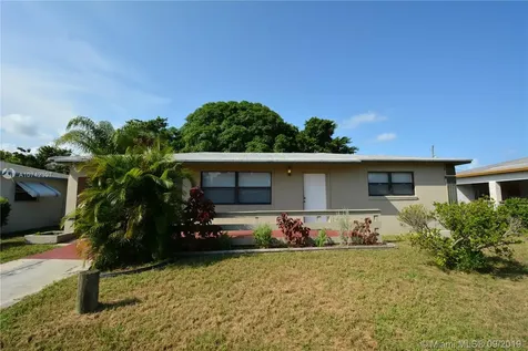 380 W 28th Street Riviera Beach FL 33404