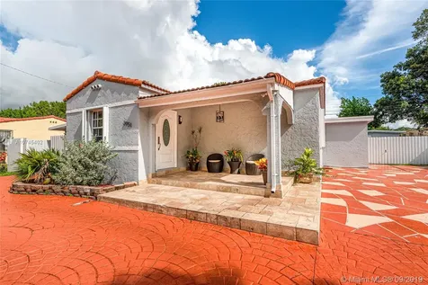 3951 NW 1st Street Miami FL 33126