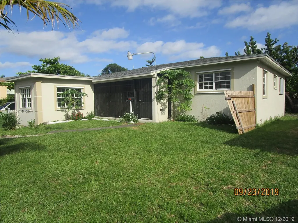 905 NE 146th Street North Miami FL 33161