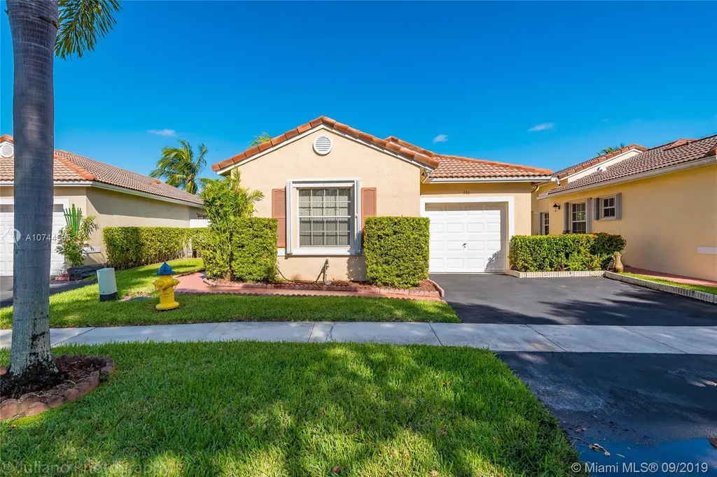 886 SW 180th Terrace Pembroke Pines FL 33029