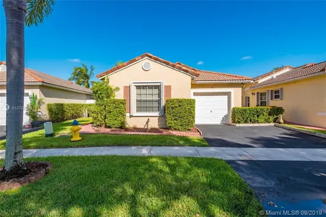 886 SW 180th Terrace Pembroke Pines FL 33029
