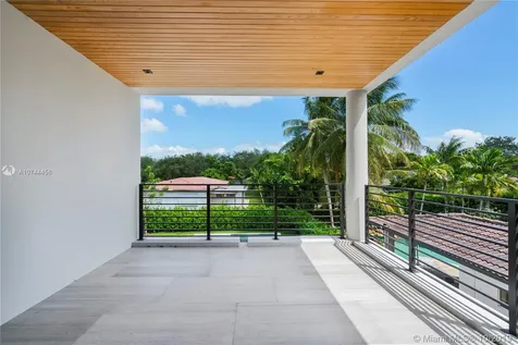 5390 SW 76th Street Miami FL 33143