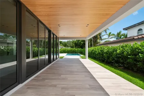 5390 SW 76th Street Miami FL 33143