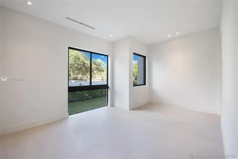 5390 SW 76th Street Miami FL 33143