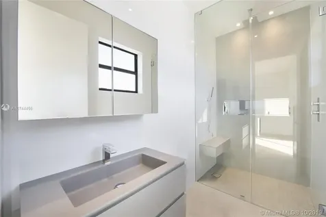 5390 SW 76th Street Miami FL 33143