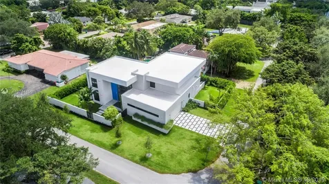 5390 SW 76th Street Miami FL 33143
