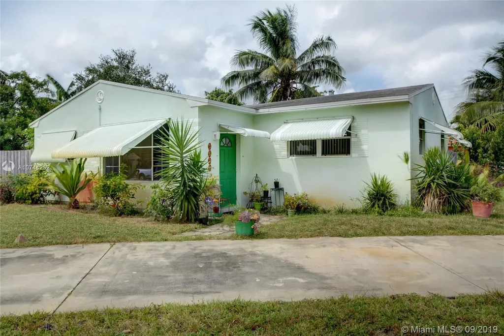 2901 Dewey Street Hollywood FL 33020