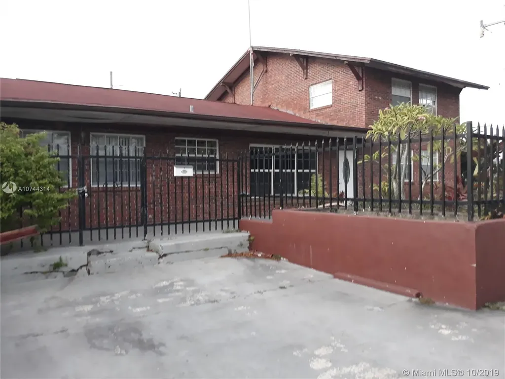 6401 Roosevelt Street Hollywood FL 33024