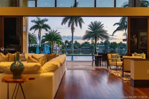 1128 N Northlake Drive Hollywood FL 33019