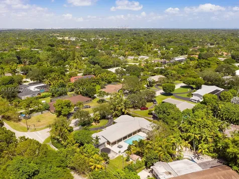 7690 SW 133rd Street Pinecrest FL 33156