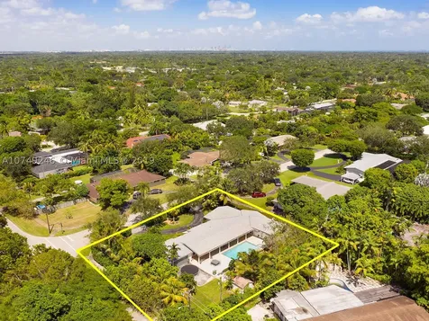 7690 SW 133rd Street Pinecrest FL 33156