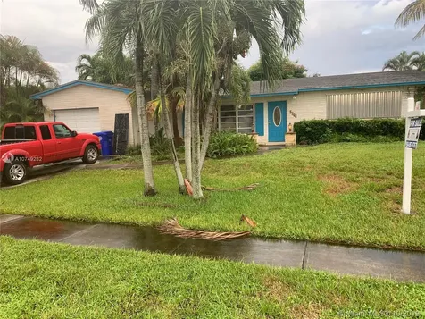 2031 NW 86th Terrace Pembroke Pines FL 33024