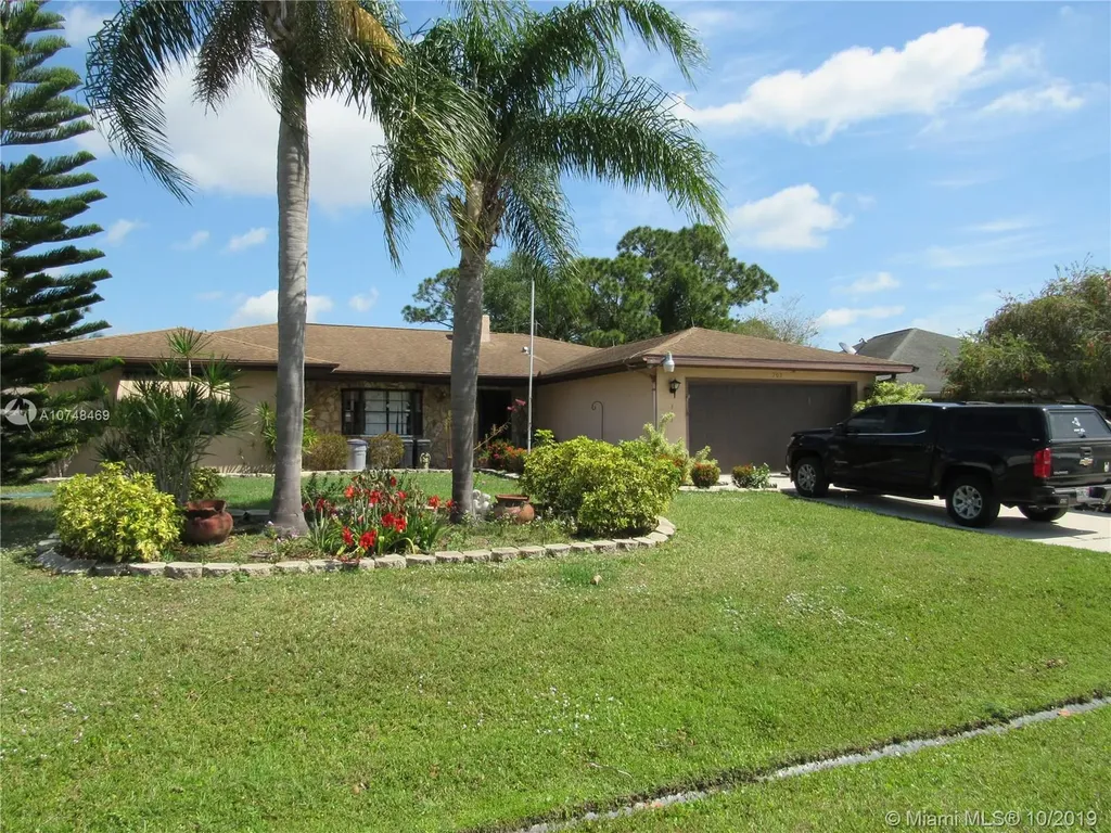 707 NW Bayard Avenue Port St. Lucie FL 34983